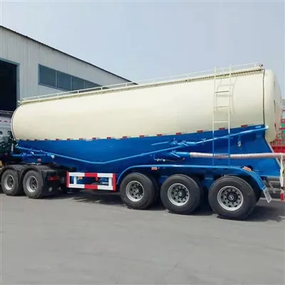 Milyen kényelmi funkciók vannak egy modern cementszállító tartálykocsi vezető...